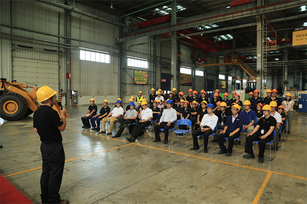 First SEM 656D and 655D Wheel Loader with Cummins Engine Rolls off Production Line