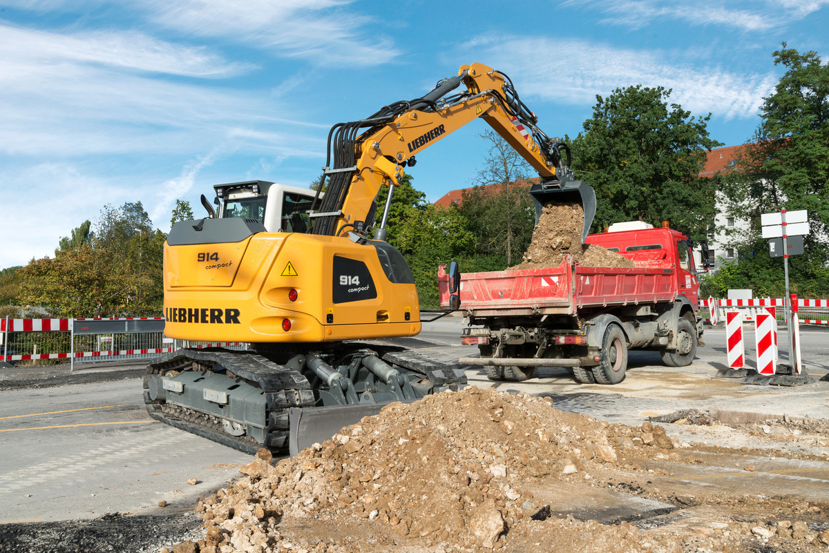 Liebherr R 914 Compact Litronic