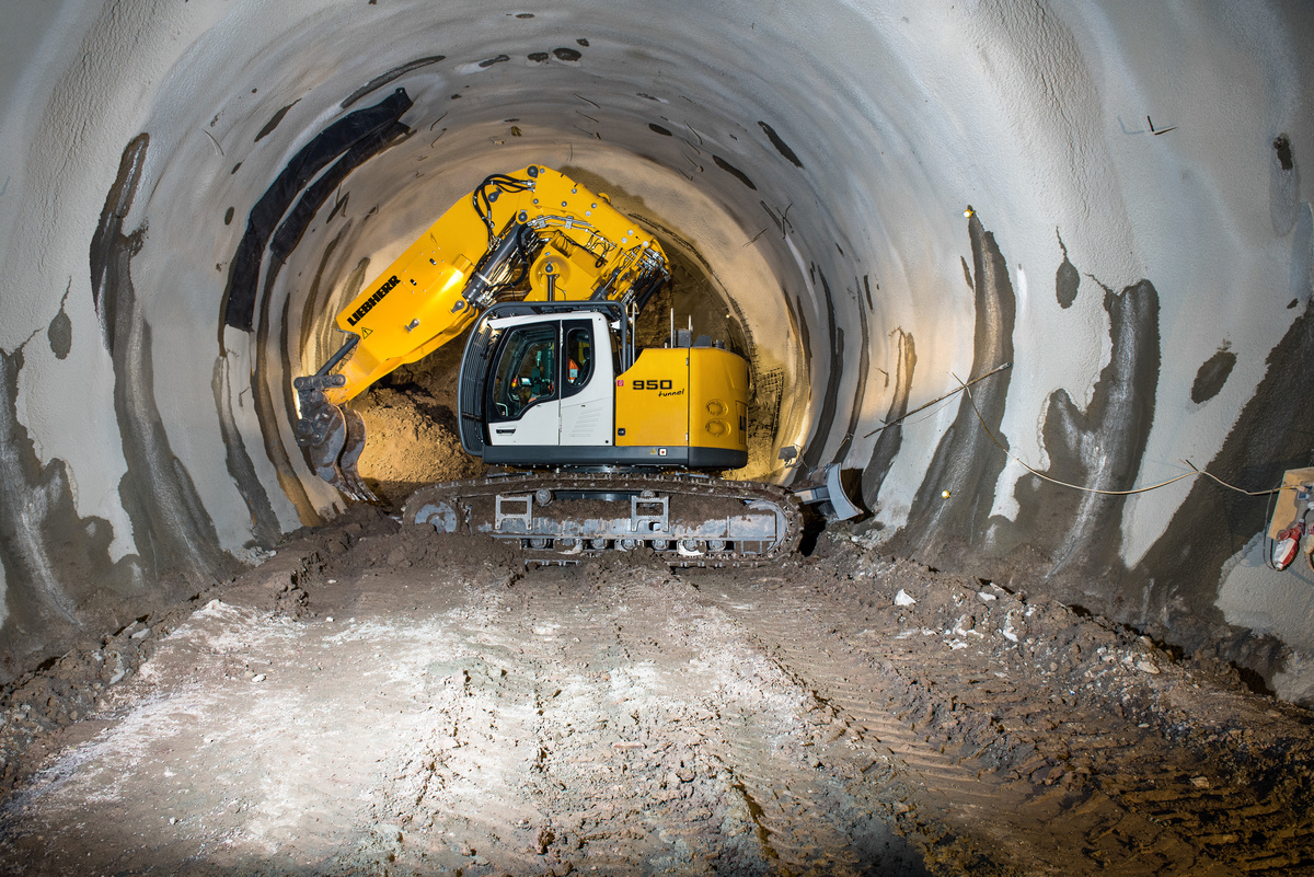 Liebherr R 950 Tunnel Litronic