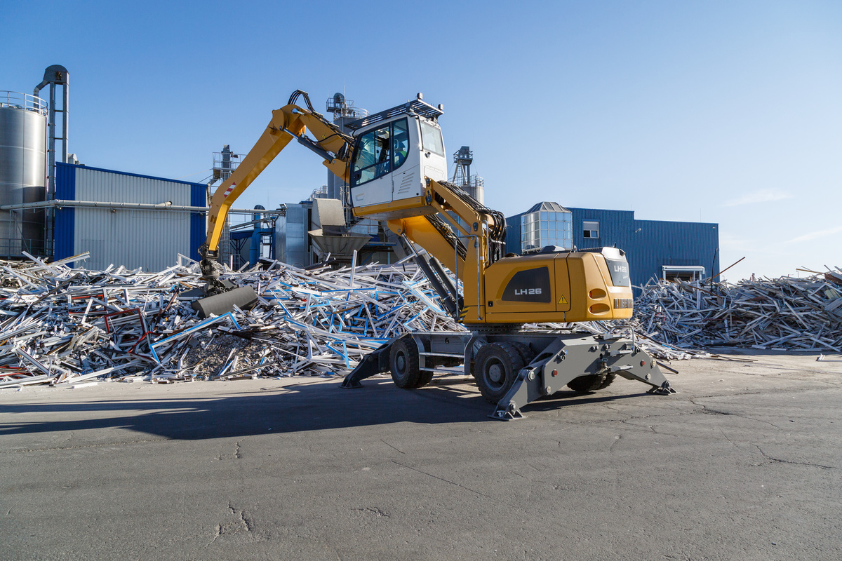 Liebherr LH 26 M Industry Litronic
