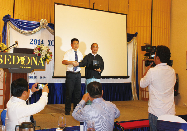 XCMG Held Its Products Show & Users Conference in Myanmar