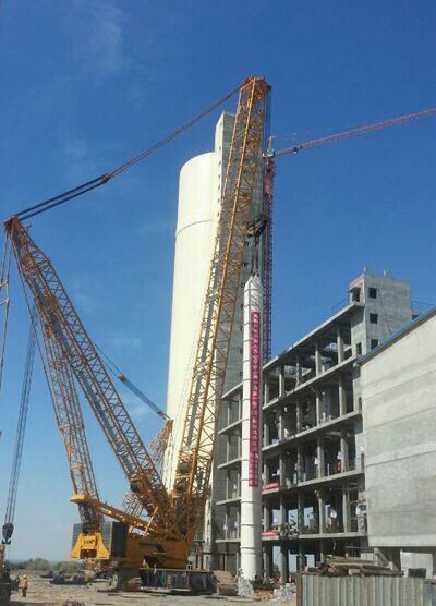 XCMG Kiloton Crawler Crane Hoisting at Full Capacity Highlights Its Strength