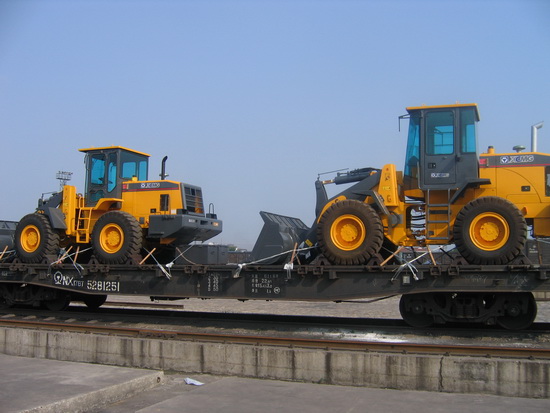 44 XCMG Loaders Are Shipped to Middle Asia 